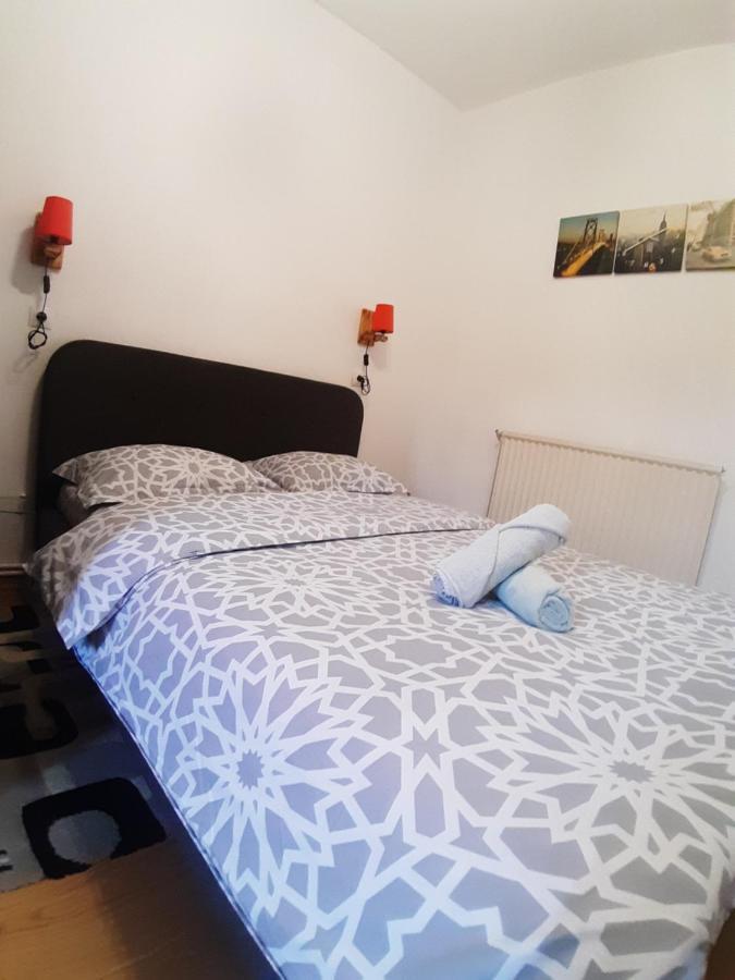 Appartement Studio La Stefy à Sibiu Extérieur photo